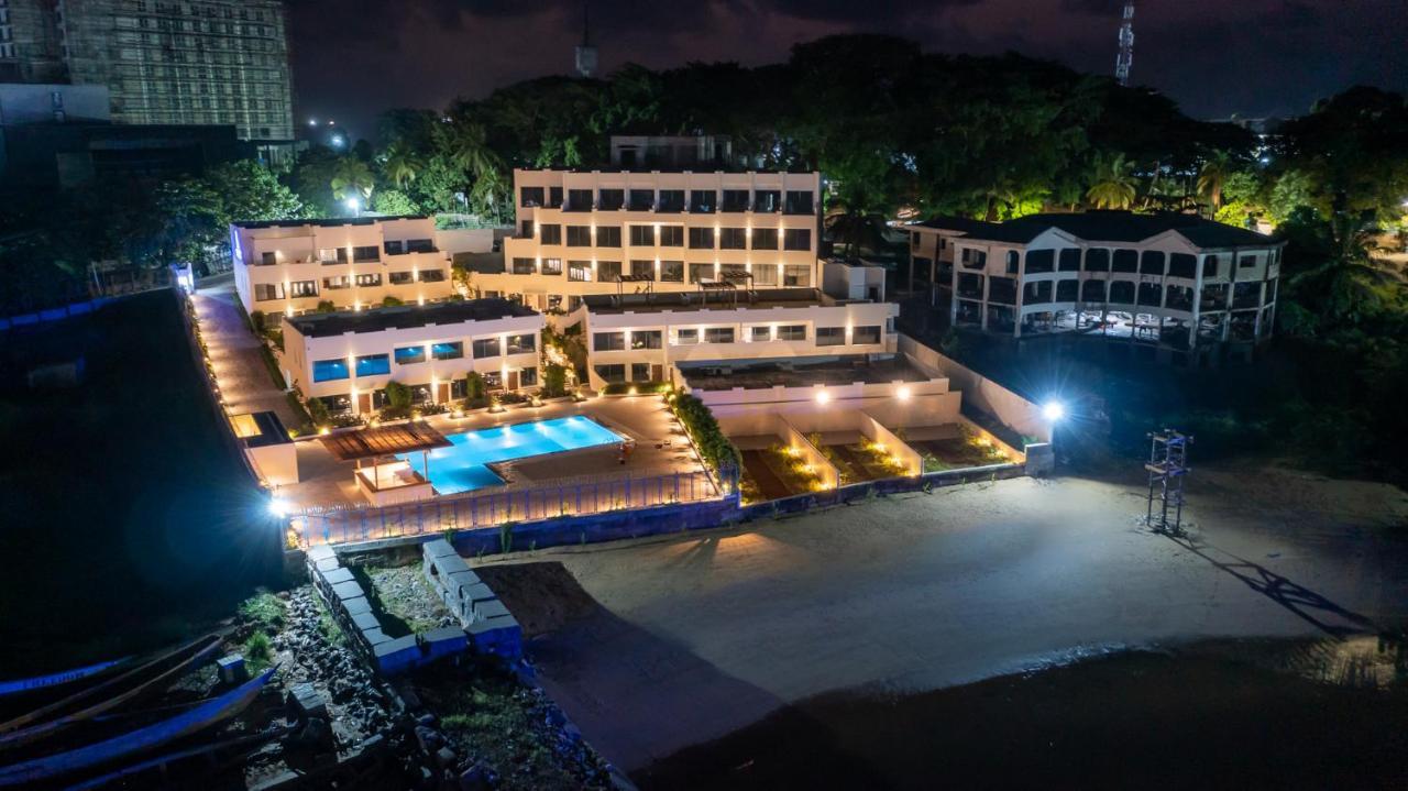The Lead Hotel Freetown Buitenkant foto